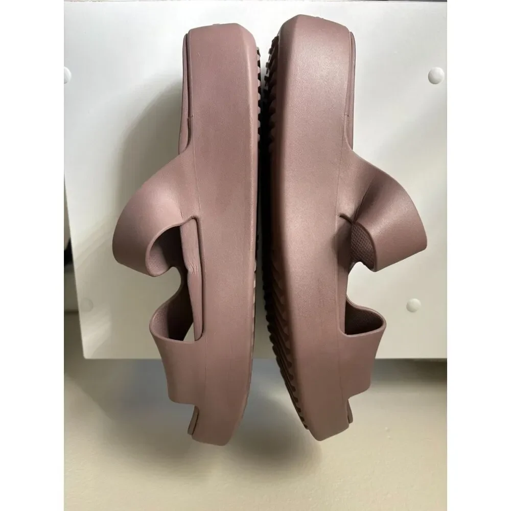 Crocs Getaway Platform Toe Loop Truffle size 11